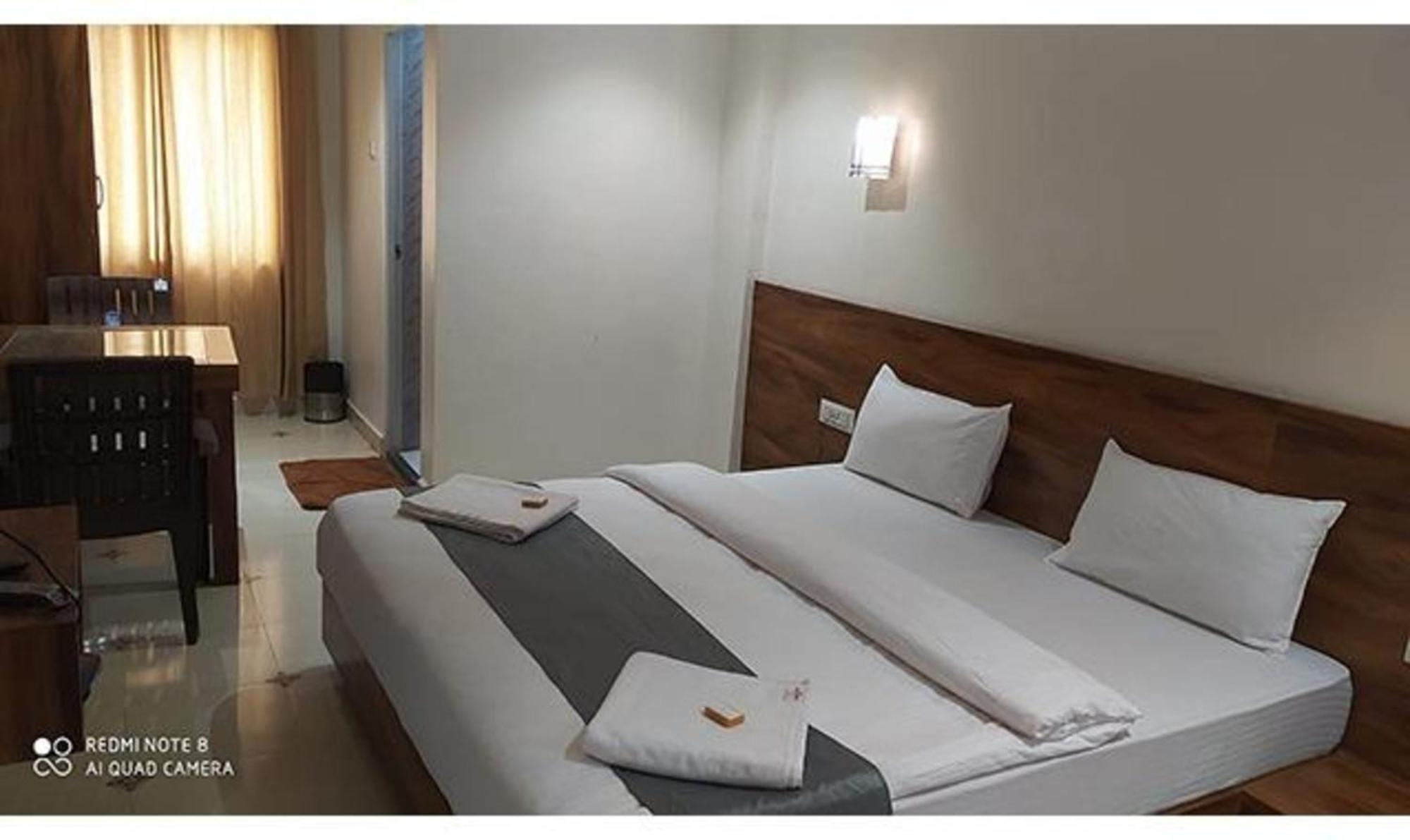 Fabhotel Omkar Pride Pune Exterior foto